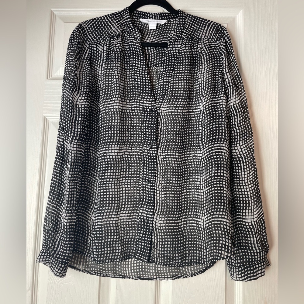 Diane von furstenburg black and white sheer shirt size 8